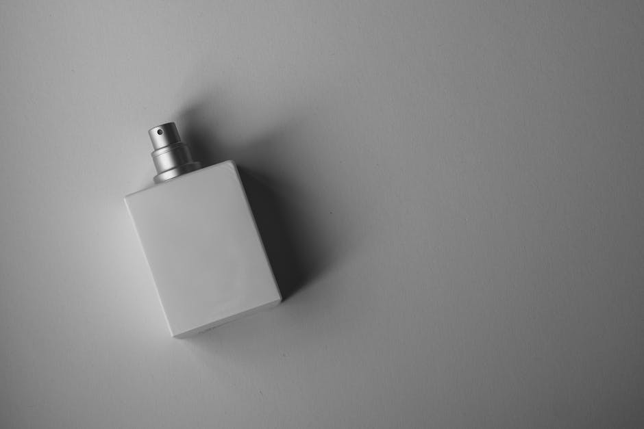 How to Get the Best Perfume Samples for Free 1 https://example.com/images/online-resources-for-free-samples.jpg