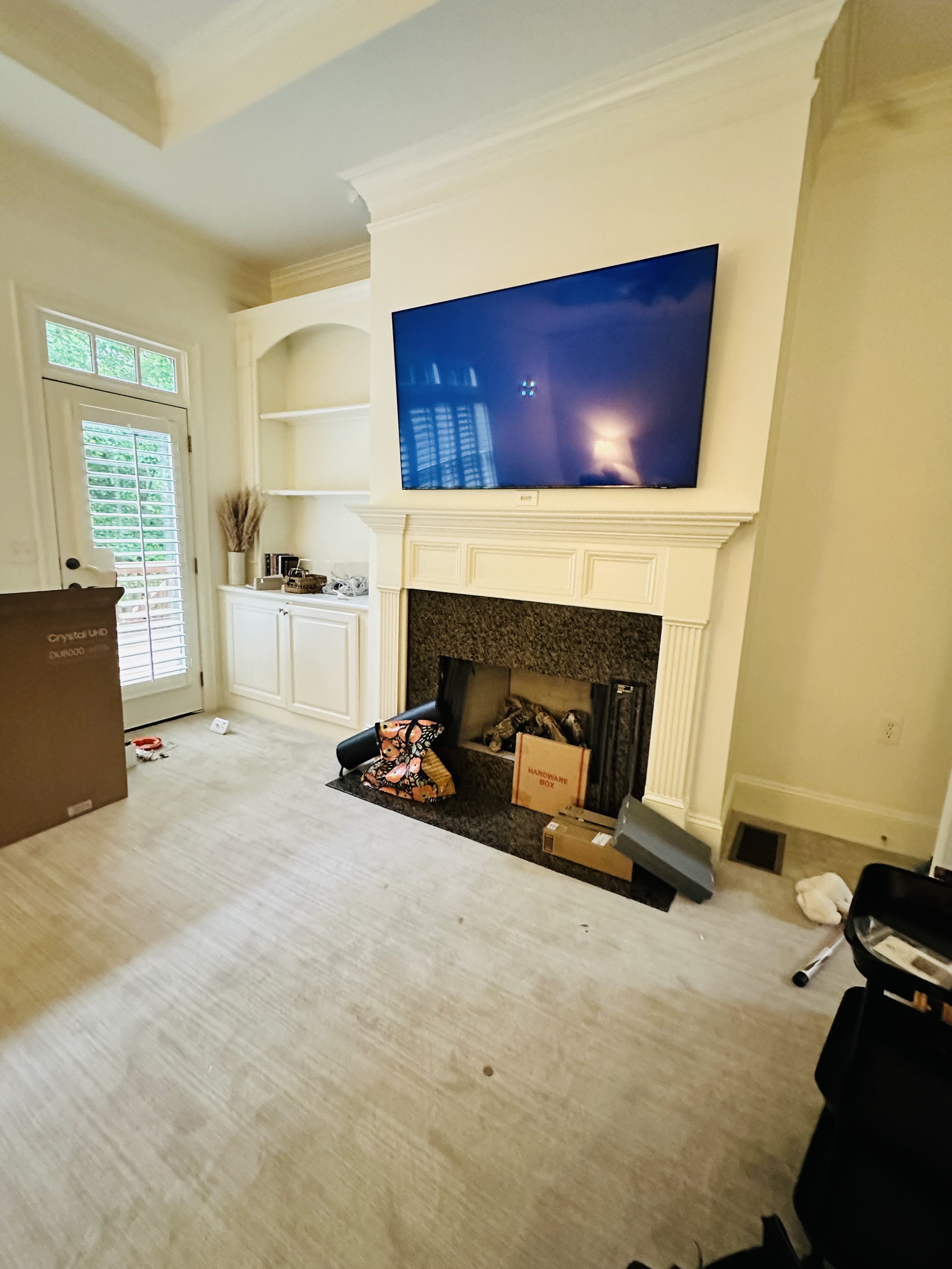 https://example.com/why-choose-our-tv-mounting-services.jpg